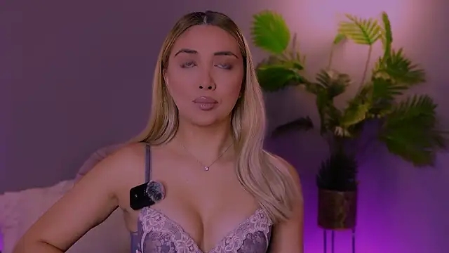 Jessielle online show from 11-20-25, 08:36