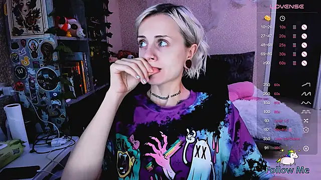 NaniMoore online show from 10-16-25, 08:43