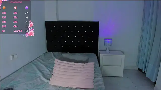 Snapshot of auroraa_sexy chatting on 11-21-25, 04:16 auroraa sexy online show from 11-21-25, 04:16