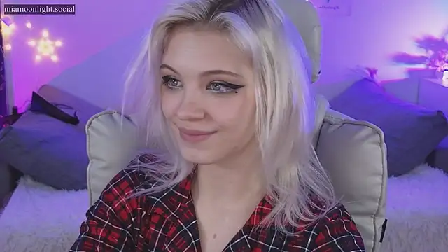 Moonlight Mia online show from 12-15-24, 07:31