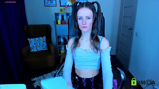 Snapshot of FrancescaCollins chatting on 03-04-25, 11:08 FrancescaCollins online show from 03-04-25, 11:08