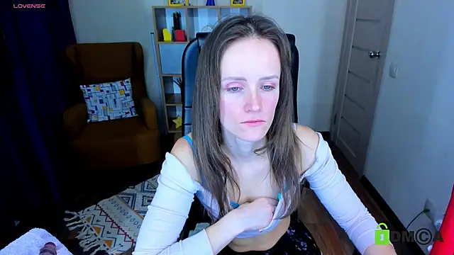 Snapshot of FrancescaCollins chatting on 03-05-25, 10:44 FrancescaCollins online show from 03-05-25, 10:44