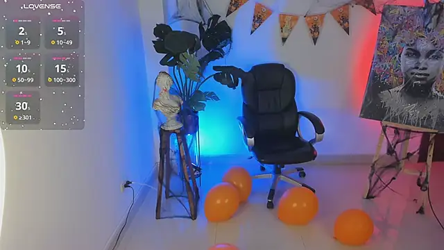 JANYLOVE   online show from 10-31-25, 10:49