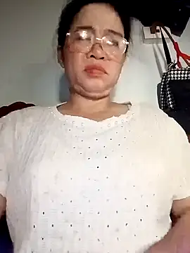 Sexy-asslove90 online show from 09-28-25, 06:41