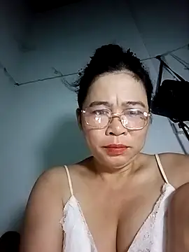 Sexy-asslove90 online show from 09-30-25, 08:36