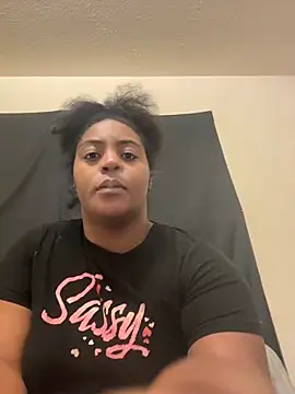 Snapshot of prettlovely14 chatting on 12-18-25, 05:13 prettlovely14 online show from 12-18-25, 05:13