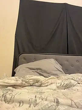 Snapshot of prettlovely14 chatting on 03-17-26, 05:33 prettlovely14 online show from 03-17-26, 05:33