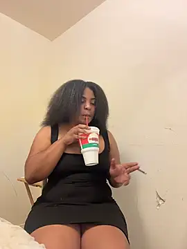 Snapshot of prettlovely14 chatting on 03-21-26, 06:29 prettlovely14 online show from 03-21-26, 06:29