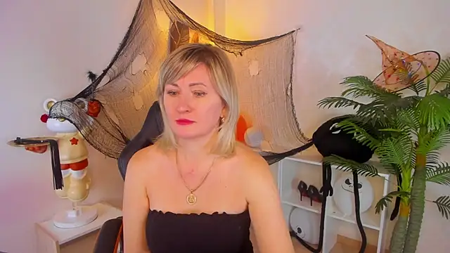 Snapshot of AriFleow chatting on 11-16-25, 11:38 AriFleow online show from 11-16-25, 11:38