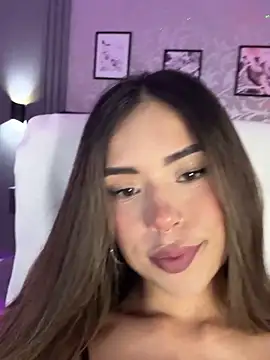 Luna  Ponce online show from 12-30-24, 04:19