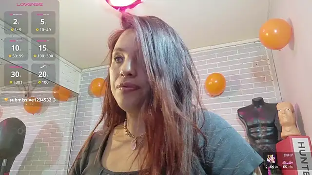 Snapshot of elizatexx chatting on 10-15-25, 05:13 elizatexx online show from 10-15-25, 05:13