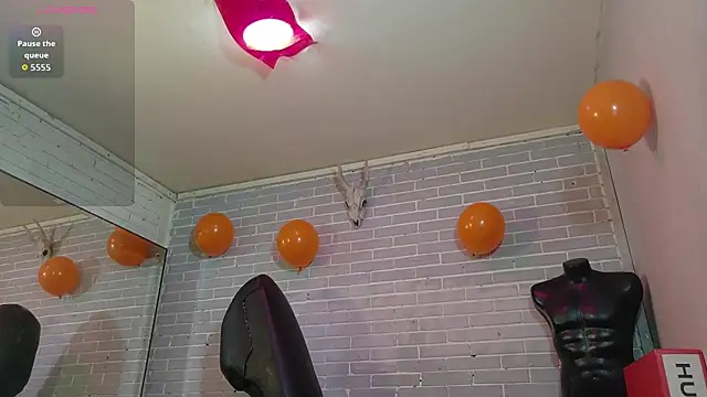 Snapshot of elizatexx chatting on 10-16-25, 08:10 elizatexx online show from 10-16-25, 08:10