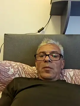 Picolo4111 online show from 10-02-25, 04:03