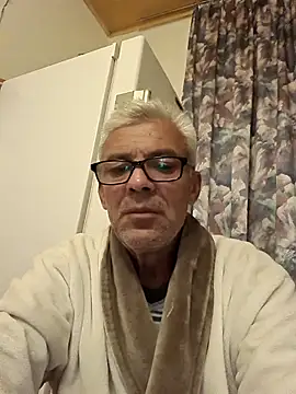 Picolo4111 online show from 10-04-25, 05:33