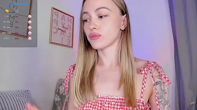 Snapshot of damn_cutie chatting on 11-09-25, 04:27 damn cutie online show from 11-09-25, 04:27