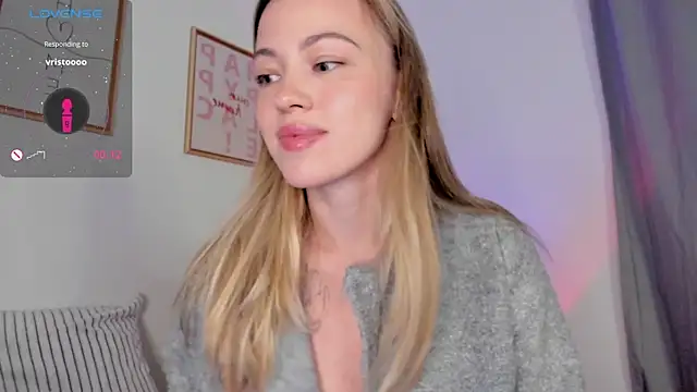 Snapshot of damn_cutie chatting on 11-16-25, 05:18 damn cutie online show from 11-16-25, 05:18