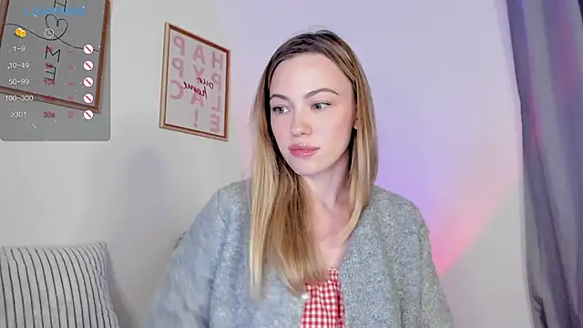 Snapshot of damn_cutie chatting on 11-17-25, 04:24 damn cutie online show from 11-17-25, 04:24