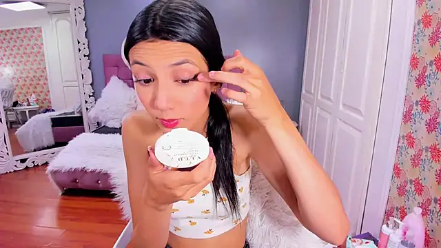 Snapshot of Iris_Stone_ chatting on 12-04-24, 07:34 Iris Stone online show from 12-04-24, 07:34