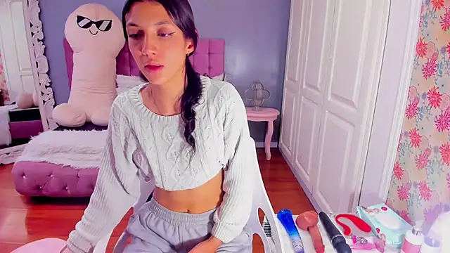 Snapshot of Iris_Stone_ chatting on 01-10-25, 05:24 Iris Stone online show from 01-10-25, 05:24