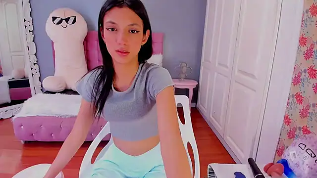 Snapshot of Iris_Stone_ chatting on 01-13-25, 04:41 Iris Stone online show from 01-13-25, 04:41