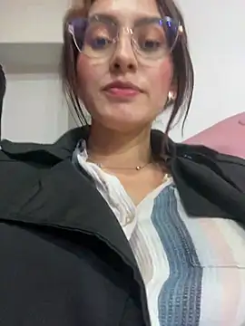 Snapshot of VioletPearson chatting on 02-15-25, 01:10 VioletPearson online show from 02-15-25, 01:10