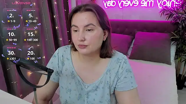 FeralPeach online show from 10-09-25, 04:21