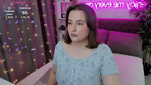 FeralPeach online show from 10-23-25, 04:56