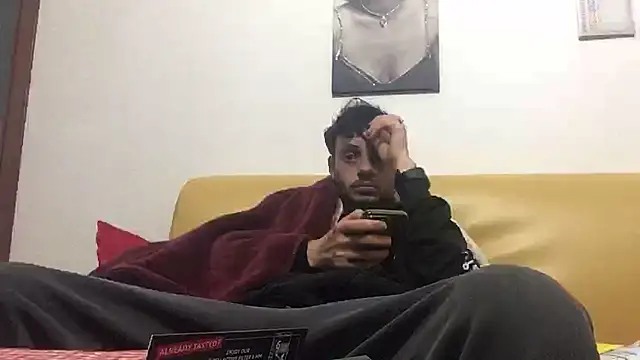 Snapshot of DragonPink chatting on 01-05-25, 11:44 DragonPink online show from 01-05-25, 11:44