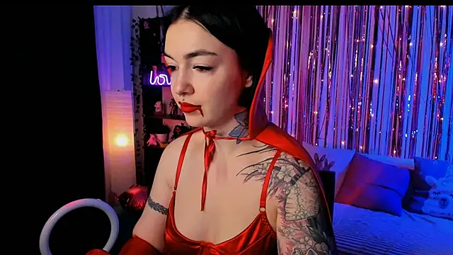 Snapshot of Magic_Allie chatting on 10-20-25, 07:25 Magic Allie online show from 10-20-25, 07:25