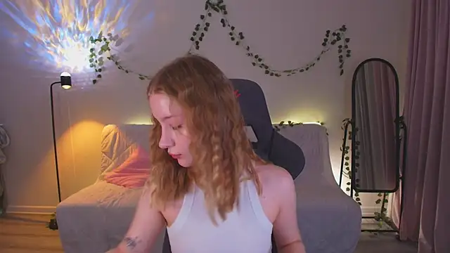 Snapshot of Eva_Davi chatting on 10-12-25, 01:48 Eva Davi online show from 10-12-25, 01:48