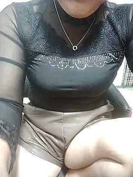 Snapshot of Rose_DiDi chatting on 11-16-25, 07:47 Rose DiDi online show from 11-16-25, 07:47