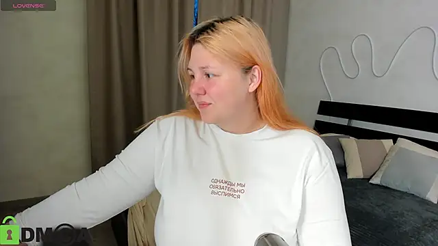 Ruth Oliver online show from 10-27-25, 01:09