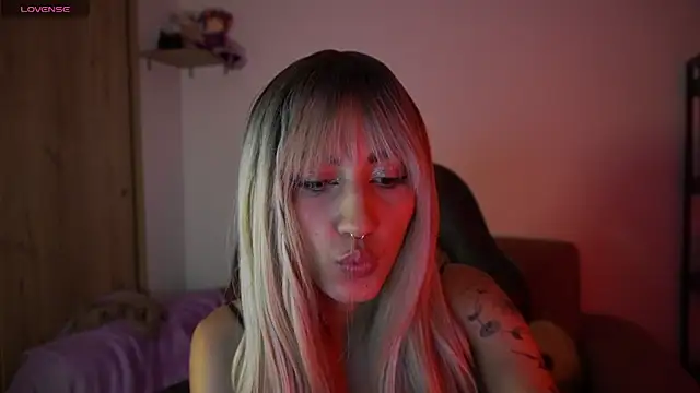 Snapshot of MissKorah chatting on 12-26-24, 12:36 MissKorah online show from 12-26-24, 12:36