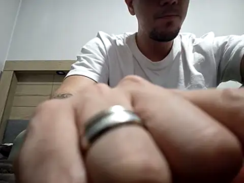 Snapshot of Terry_Bogardd chatting on 11-20-25, 04:23 Terry Bogardd online show from 11-20-25, 04:23