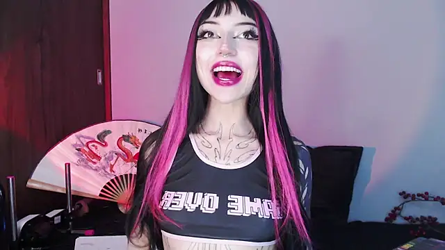 Snapshot of catipetite chatting on 01-17-25, 06:15 catipetite online show from 01-17-25, 06:15