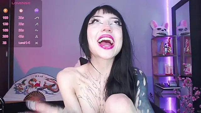 Snapshot of catipetite chatting on 01-30-25, 08:32 catipetite online show from 01-30-25, 08:32