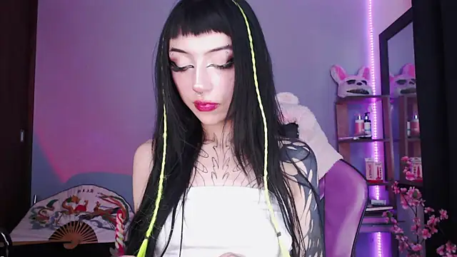 Snapshot of catipetite chatting on 02-08-25, 06:12 catipetite online show from 02-08-25, 06:12