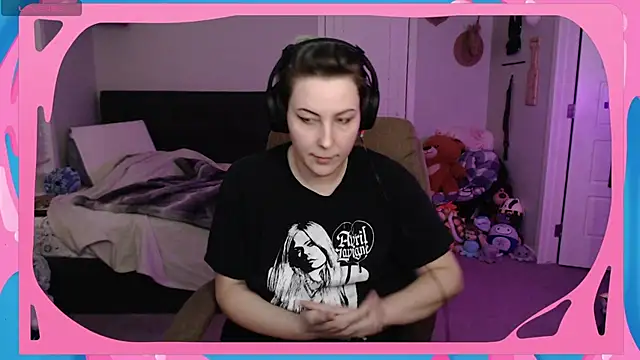 Snapshot of CirqueNoirBlu chatting on 10-17-25, 04:04 CirqueNoirBlu online show from 10-17-25, 04:04