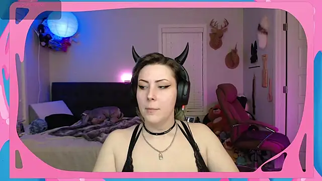 Snapshot of CirqueNoirBlu chatting on 11-21-25, 03:49 CirqueNoirBlu online show from 11-21-25, 03:49