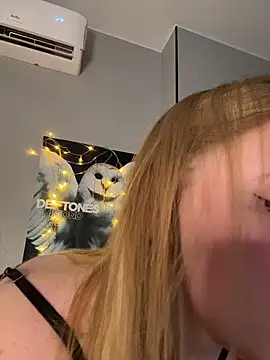 Snapshot of pink8ty chatting on 10-23-25, 10:41 pink8ty online show from 10-23-25, 10:41