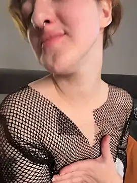 Snapshot of pink8ty chatting on 11-14-25, 12:31 pink8ty online show from 11-14-25, 12:31