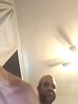 Snapshot of silkstroker6981 chatting on 09-24-25, 01:03 silkstroker6981 online show from 09-24-25, 01:03