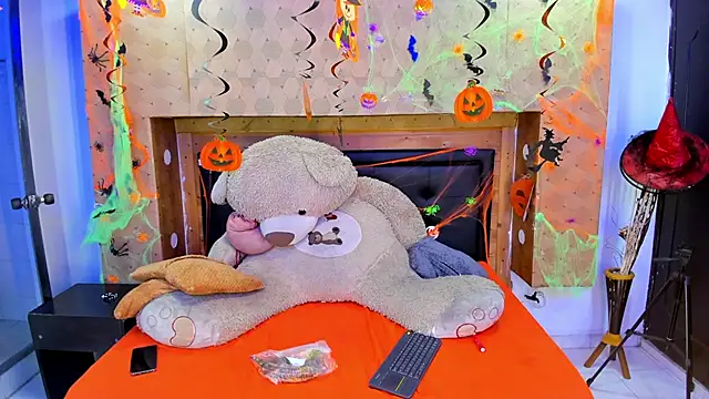 SofiAndNicol online show from 10-27-25, 11:14