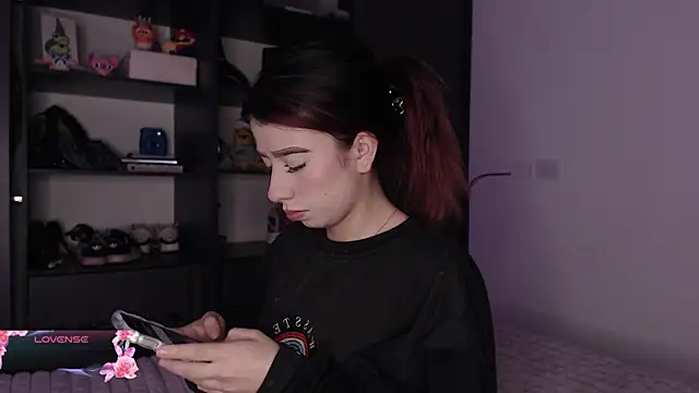 Snapshot of Your_rosalie chatting on 10-03-25, 04:31 Your rosalie online show from 10-03-25, 04:31