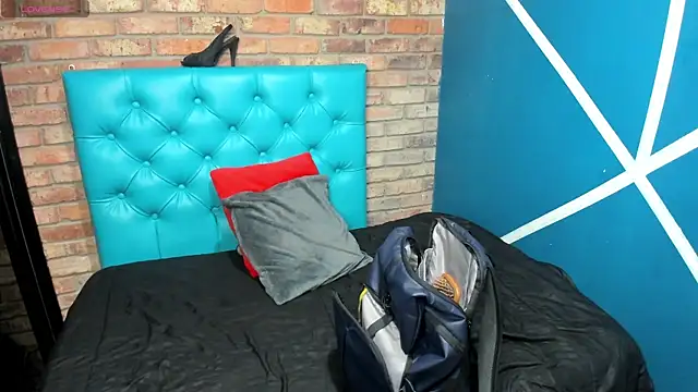 GiaFox  online show from 10-08-25, 02:04