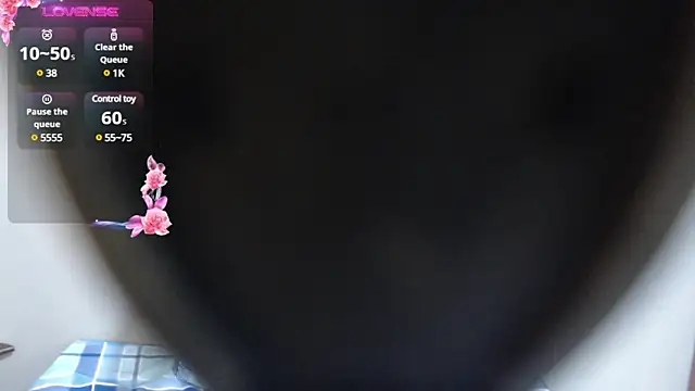 Snapshot of blue_violette_ chatting on 12-15-24, 04:26 blue violette online show from 12-15-24, 04:26