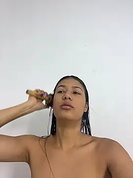 Snapshot of Valentinabaker chatting on 10-29-25, 10:06 Valentinabaker online show from 10-29-25, 10:06