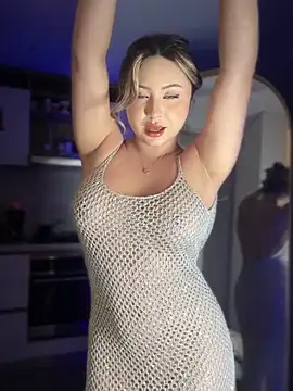 SaraFerreira online show from 10-30-25, 02:35