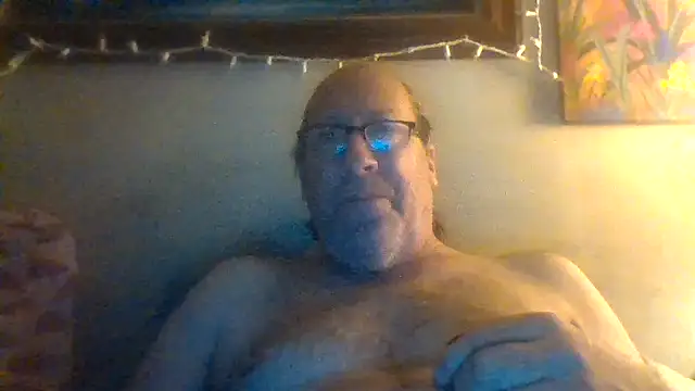 Snapshot of hornyrich69 chatting on 01-09-25, 03:58 hornyrich69 online show from 01-09-25, 03:58