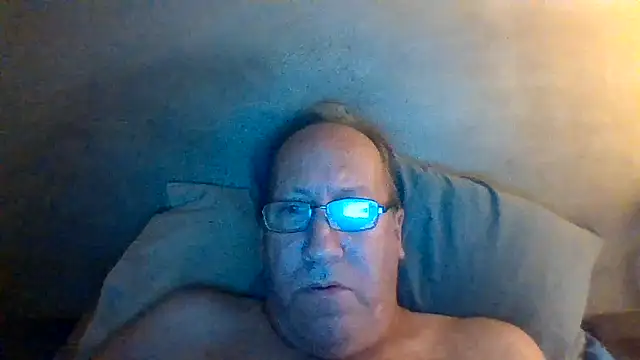 Snapshot of hornyrich69 chatting on 02-02-26, 05:17 hornyrich69 online show from 02-02-26, 05:17